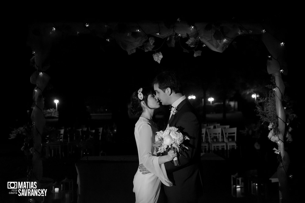 Fotos de casamiento en Finca Irigoyen de Natacha y Santiago por Matias Savransky fotografo Buenos Aires