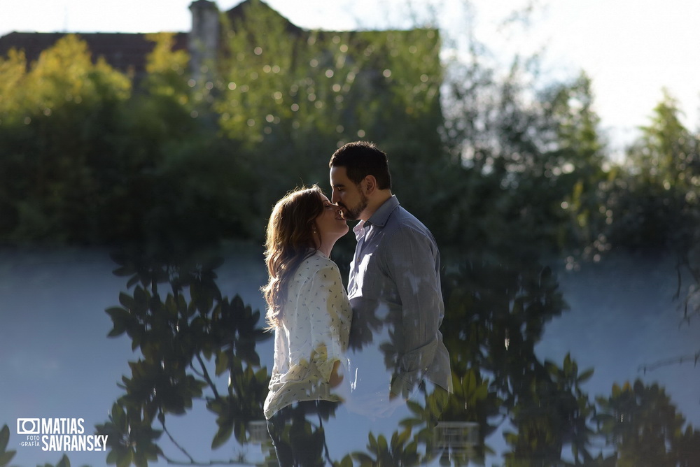 sesion de fotos pre boda en villa grampa por matias savransky fotografo buenos aires