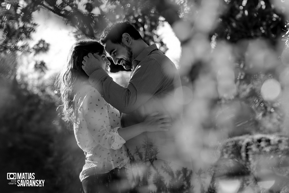 sesion de fotos pre boda en villa grampa por matias savransky fotografo buenos aires