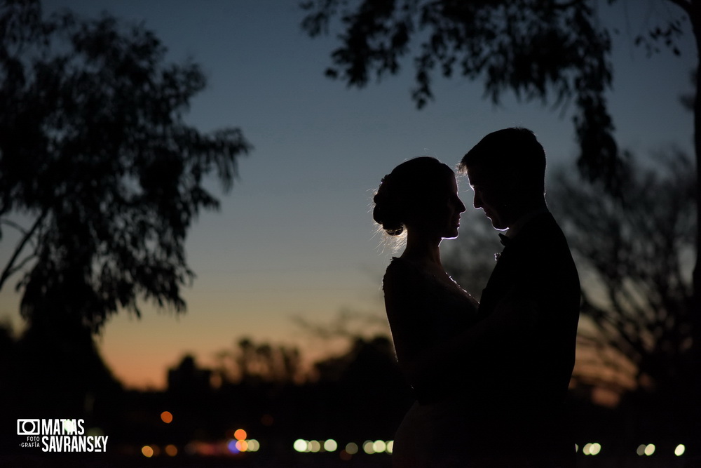 foto de casamiento en salon del rio por matias savransky fotografo buenos aires