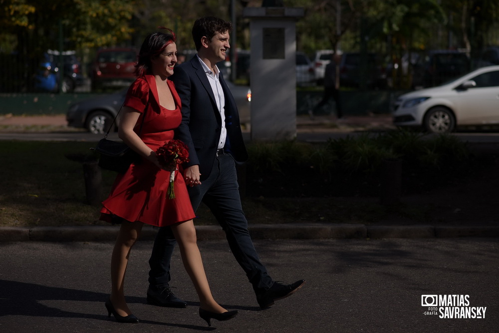 fotos de casamiento civil parque centenario caballito Noelia y Claudio por Matias Savransky fotografo Buenos Aires