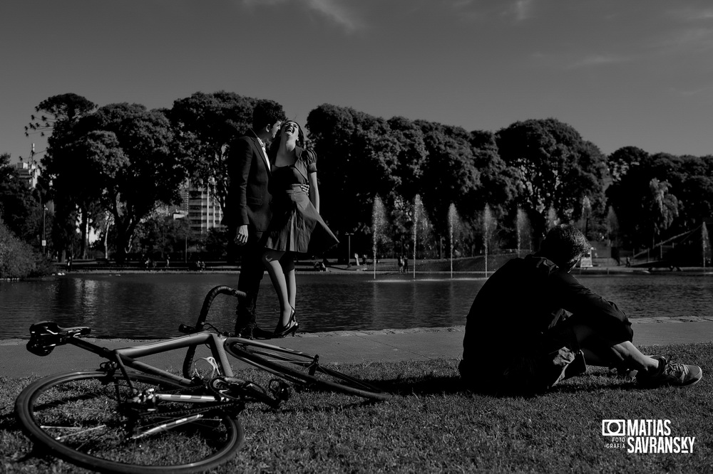 fotos de casamiento civil parque centenario caballito Noelia y Claudio por Matias Savransky fotografo Buenos Aires