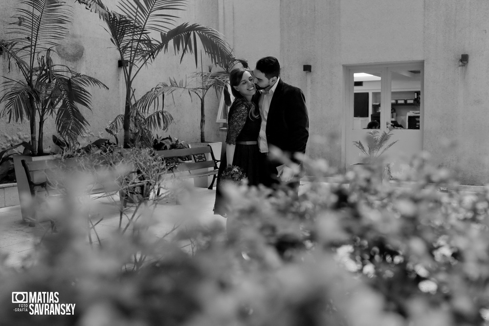 foto de casamiento registro civil calle uruguay de caro y kike por matias savransky fotografo buenos aires