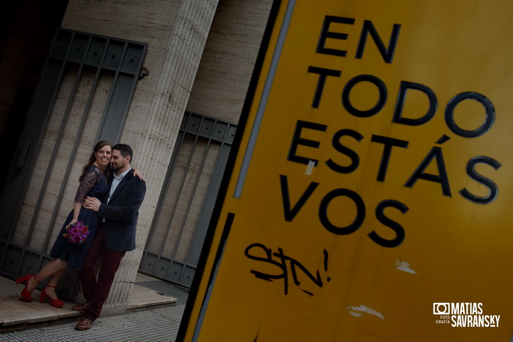 foto de casamiento registro civil calle uruguay de caro y kike por matias savransky fotografo buenos aires