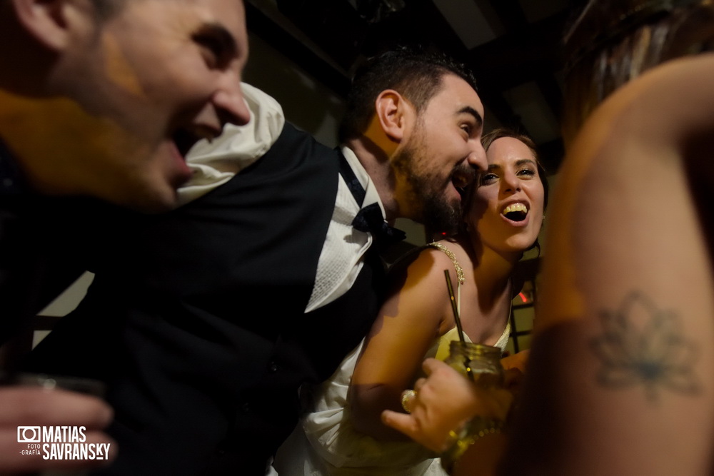 foto de casamiento rowing club eventos tigre de caro y kike por matias savransky fotografo buenos aires