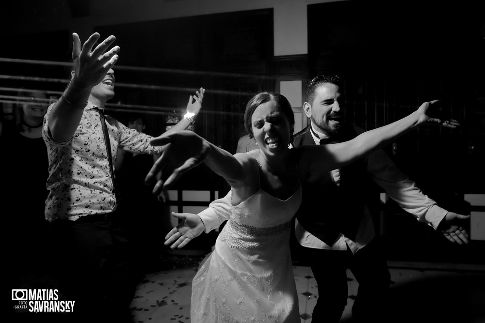 foto de casamiento rowing club eventos tigre de caro y kike por matias savransky fotografo buenos aires