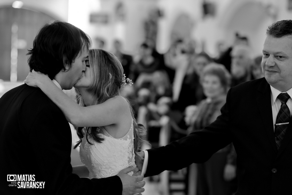 fotos casamiento parroquia san judas tadeo de eliana y jonathan por matias savransky fotografo buenos aires