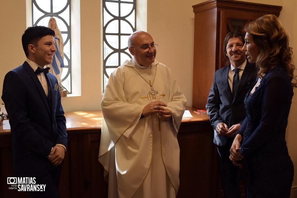 Foto casamiento Parroquia San Francisco Solano Bella Vista de Mailen y Sacha por Matias Savransky fotografo Buenos Aires