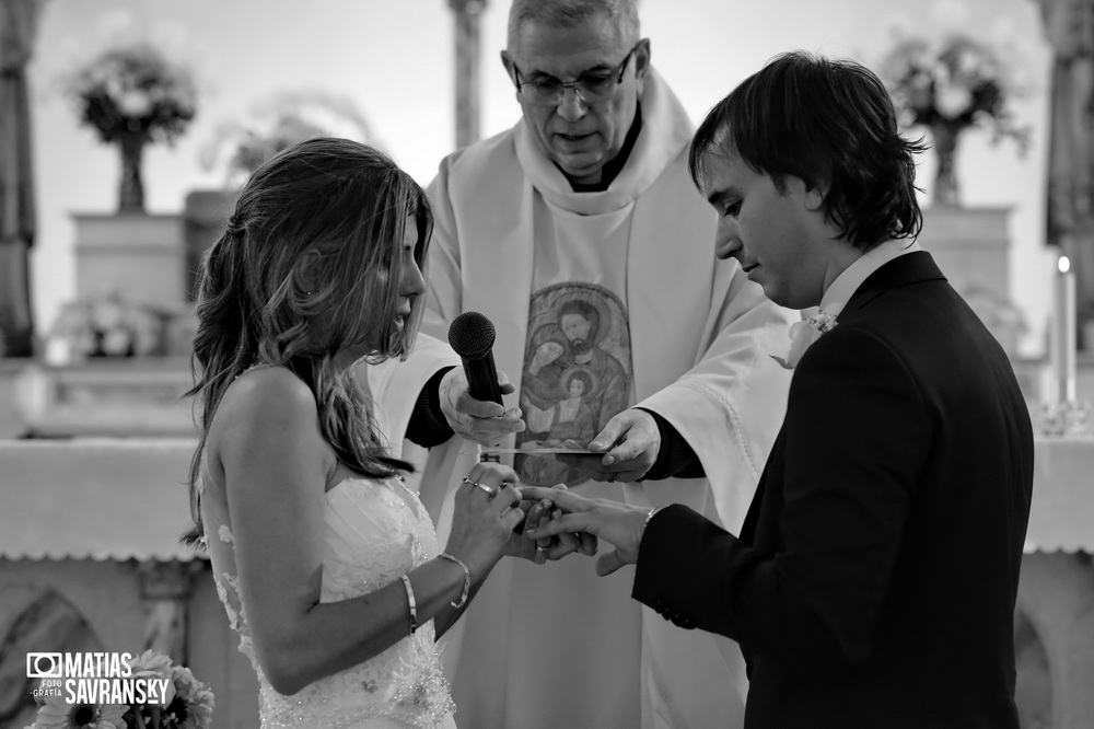 fotos casamiento parroquia san judas tadeo de eliana y jonathan por matias savransky fotografo buenos aires