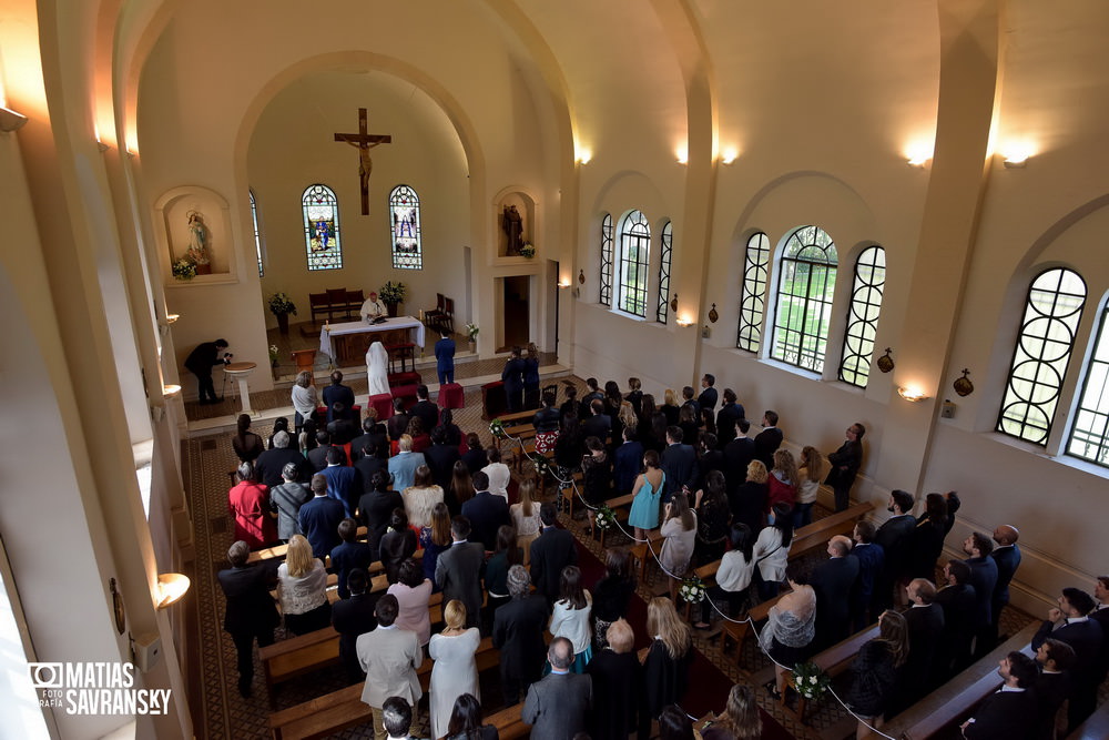 Foto casamiento Parroquia San Francisco Solano Bella Vista de Mailen y Sacha por Matias Savransky fotografo Buenos Aires