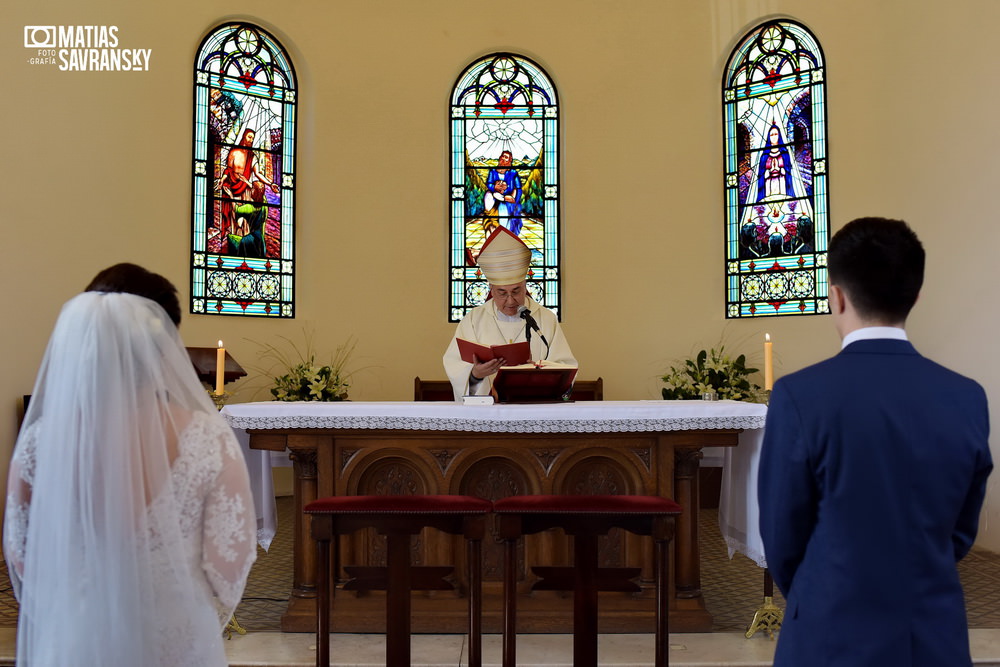 Foto casamiento Parroquia San Francisco Solano Bella Vista de Mailen y Sacha por Matias Savransky fotografo Buenos Aires