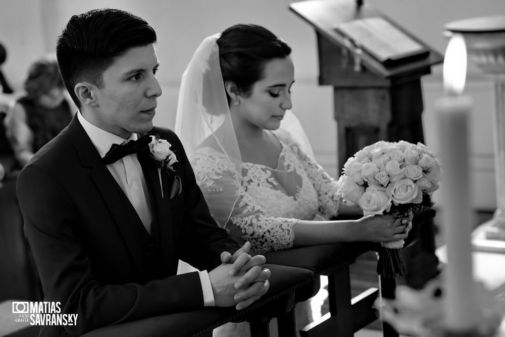 Foto casamiento Parroquia San Francisco Solano Bella Vista de Mailen y Sacha por Matias Savransky fotografo Buenos Aires