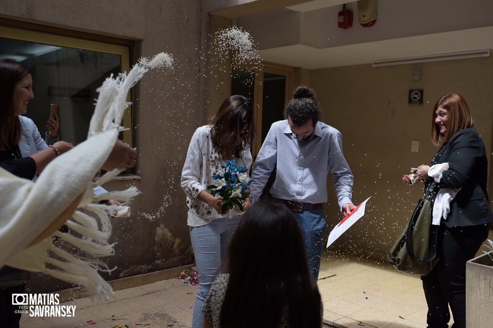 foto de casamiento civil central calle uruguay de helga y german por matias savransky fotografo buenos aires