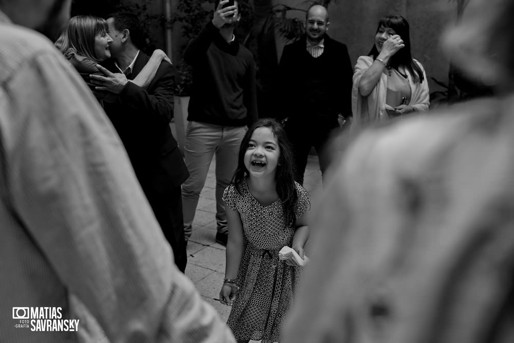 foto de casamiento civil central calle uruguay de helga y german por matias savransky fotografo buenos aires