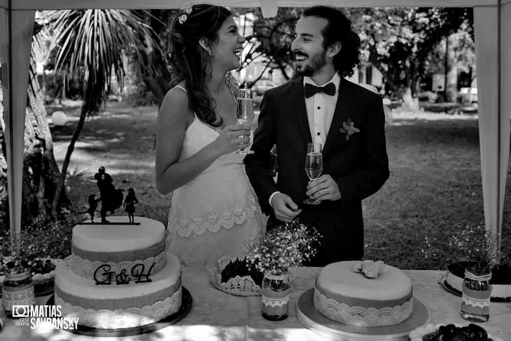 foto de casamiento en iglesia rios de vida quilmes de helga y german por matias savransky fotografo buenos aires