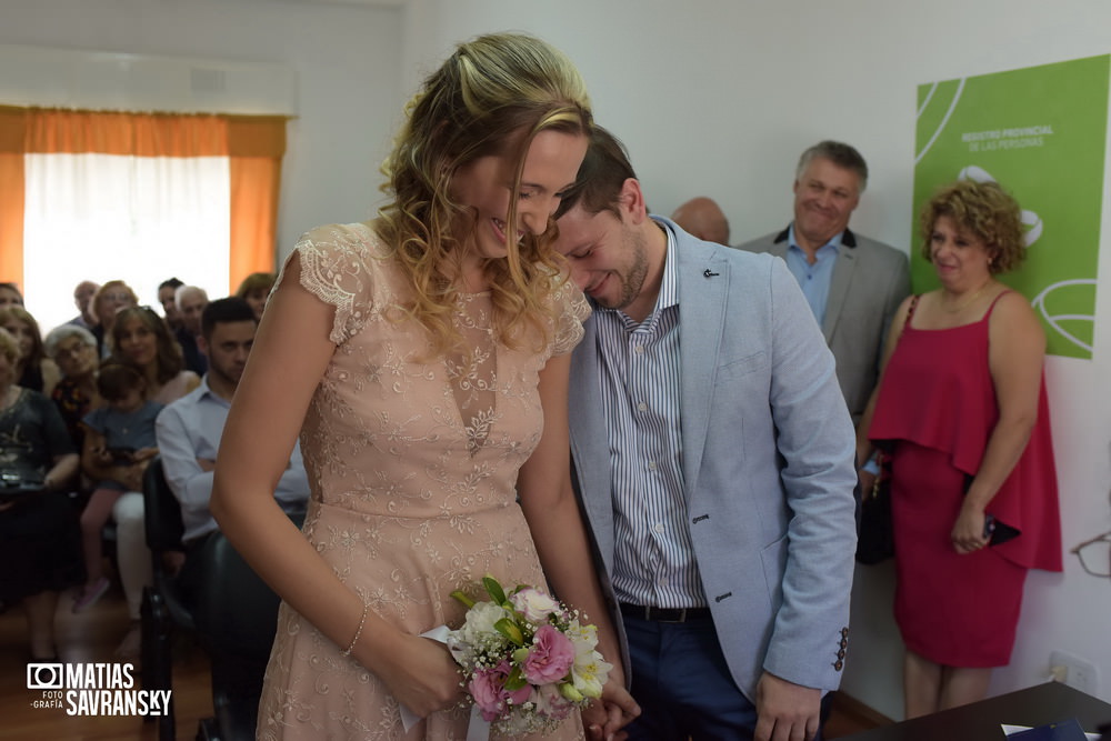 Fotos de casamiento civil isidro casanova por matias savransky fotografo buenos aires