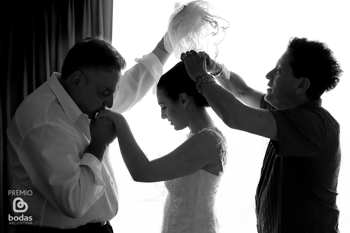 foto de casamiento premiada por el portal bodas argentina por matias savransky fotografo buenos aires