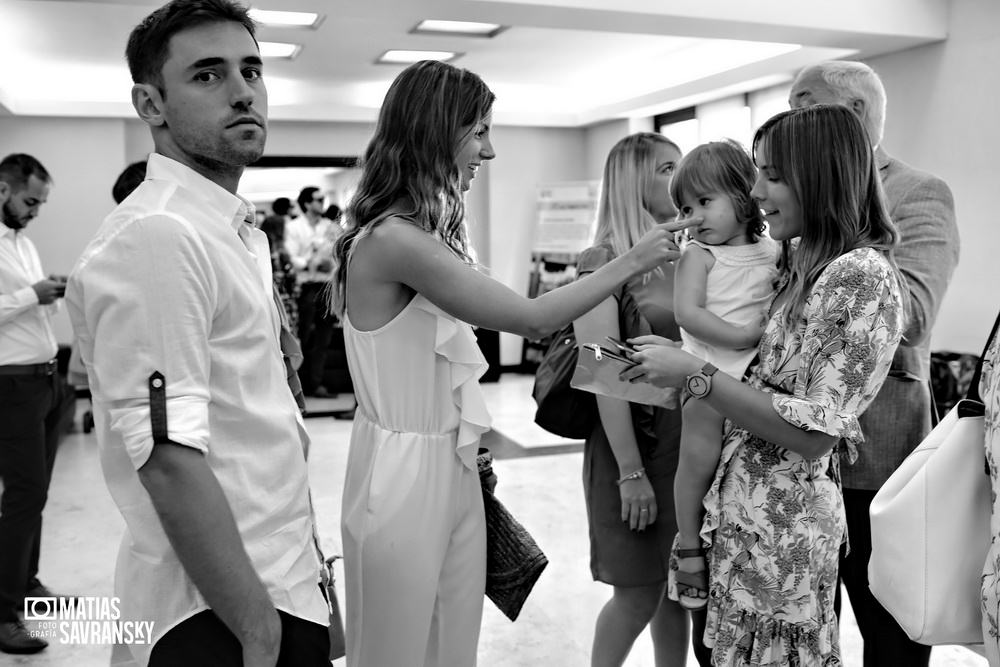 foto casamiento registro civil centra calle uruguay por matias savransky fotografo buenos aires