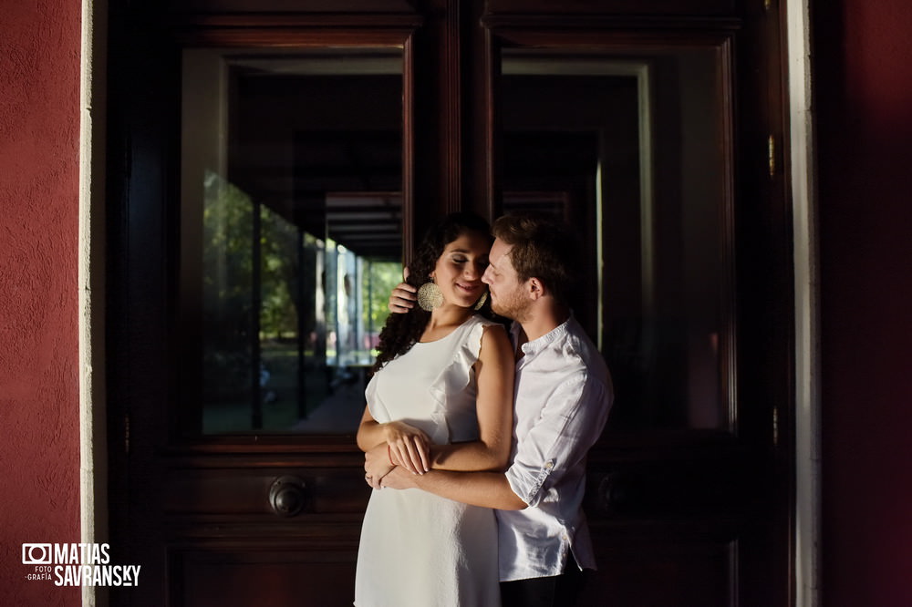 sesion de fotos pre boda en santa lucia por matias savransky fotografo buenos aires