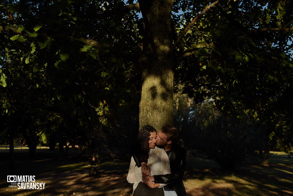 sesion de fotos pre boda en santa lucia por matias savransky fotografo buenos aires