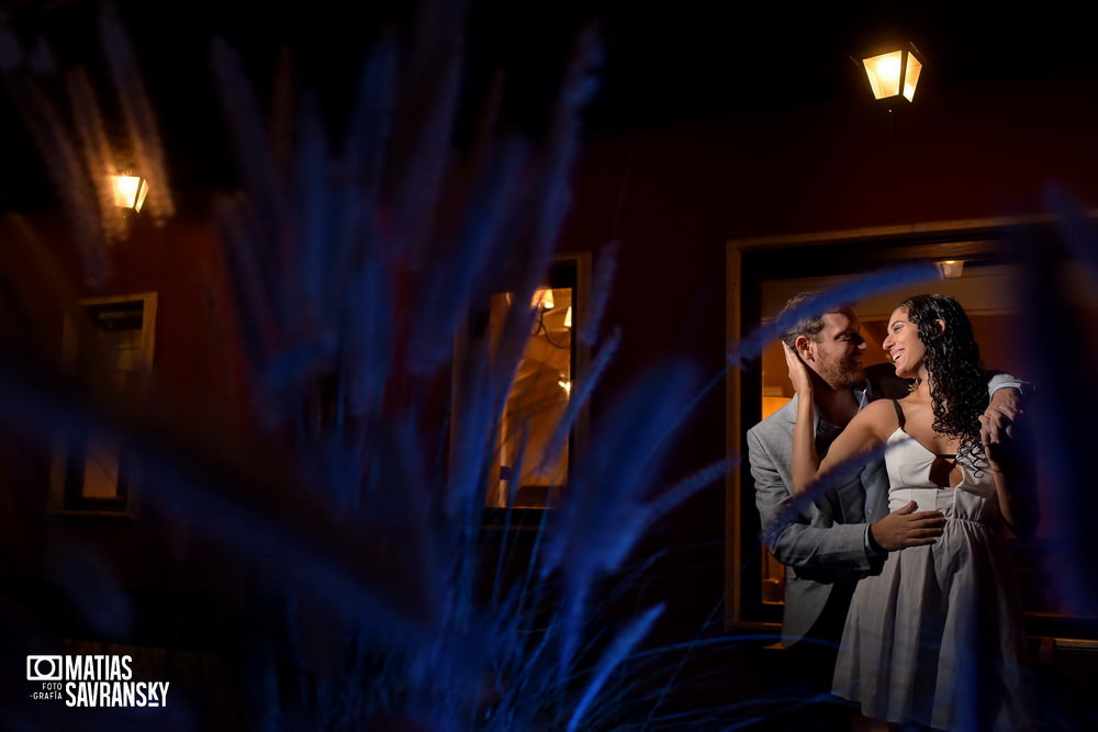 sesion de fotos pre boda en santa lucia por matias savransky fotografo buenos aires