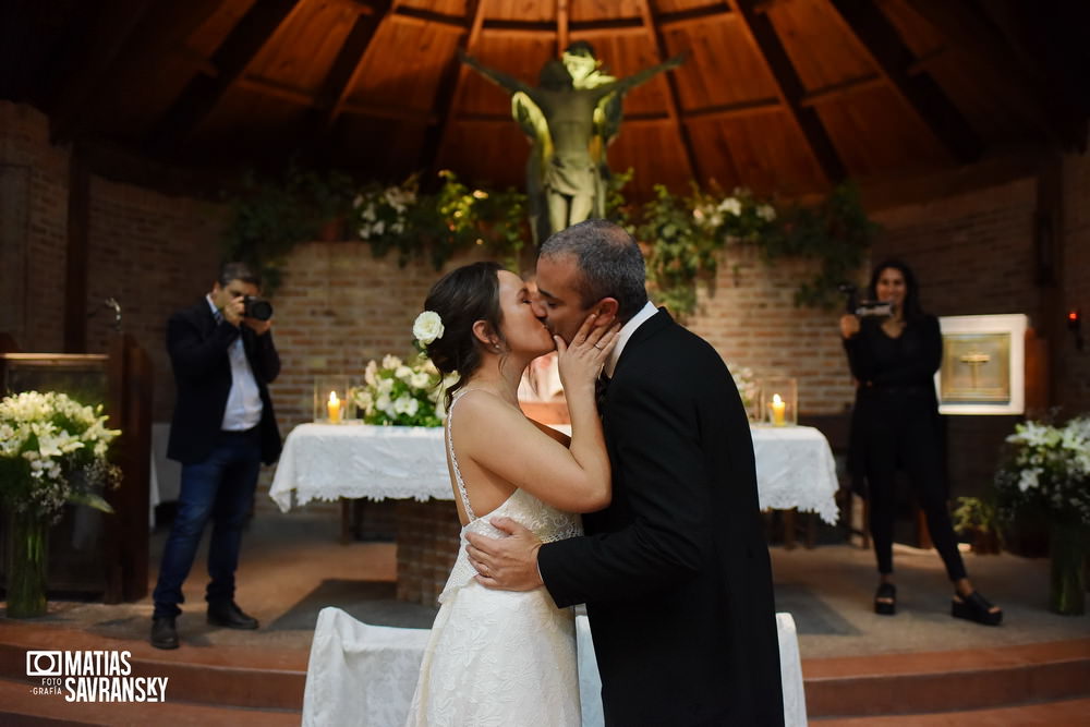 fotos boda capilla santa teresita por matias savransky fotografo buenos aires