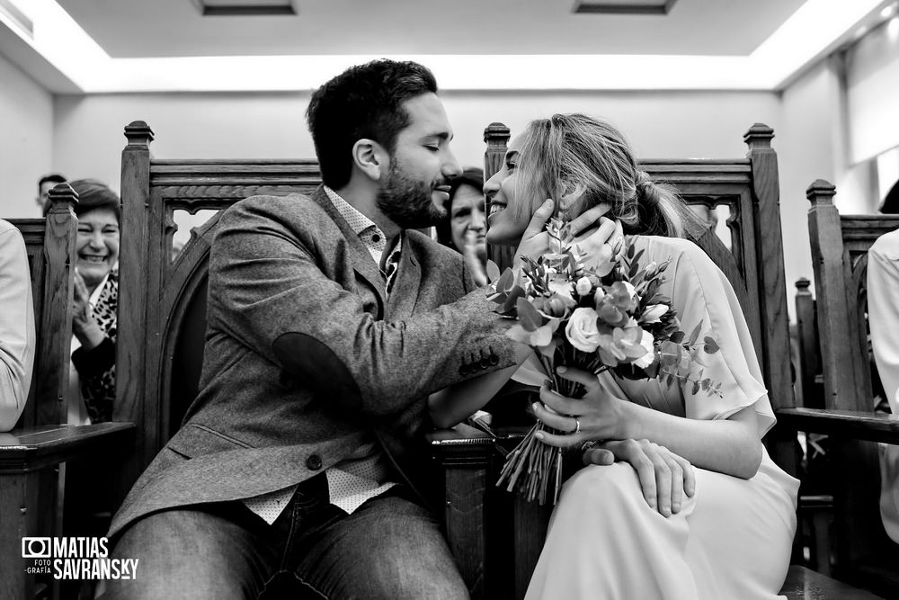 foto casamiento civil calle uruguay por matias savransky fotografo buenos aires