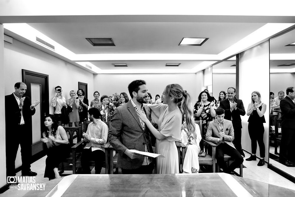 foto casamiento civil calle uruguay por matias savransky fotografo buenos aires