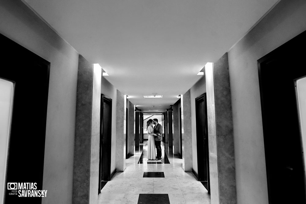 foto casamiento civil calle uruguay por matias savransky fotografo buenos aires