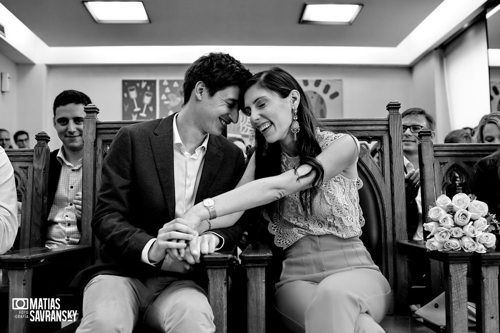foto casamiento registro civil central calle uruguay por matias savransky fotografo buenos aires